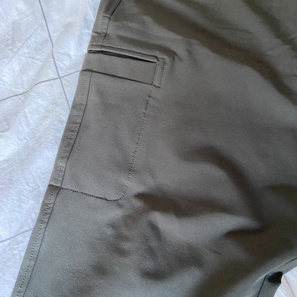 🎀 3 for $45 Old Navy Black Stretchtech Jogger Pant Sz L EUC - Picture 2 of 8